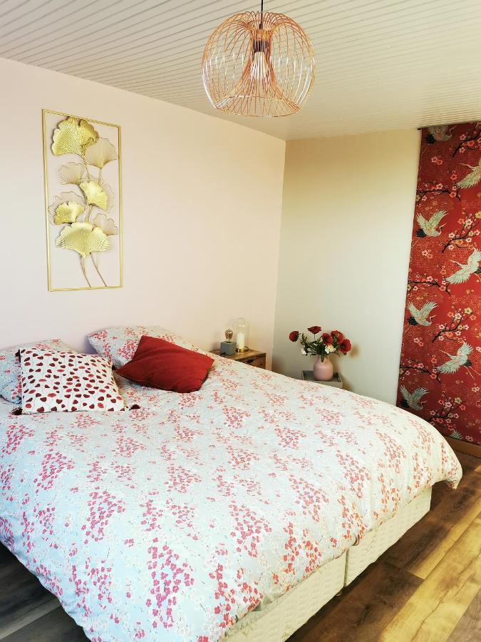 Domaine De L'Esperance, Chambre Rose Bed & Breakfast Bersaillin Екстериор снимка
