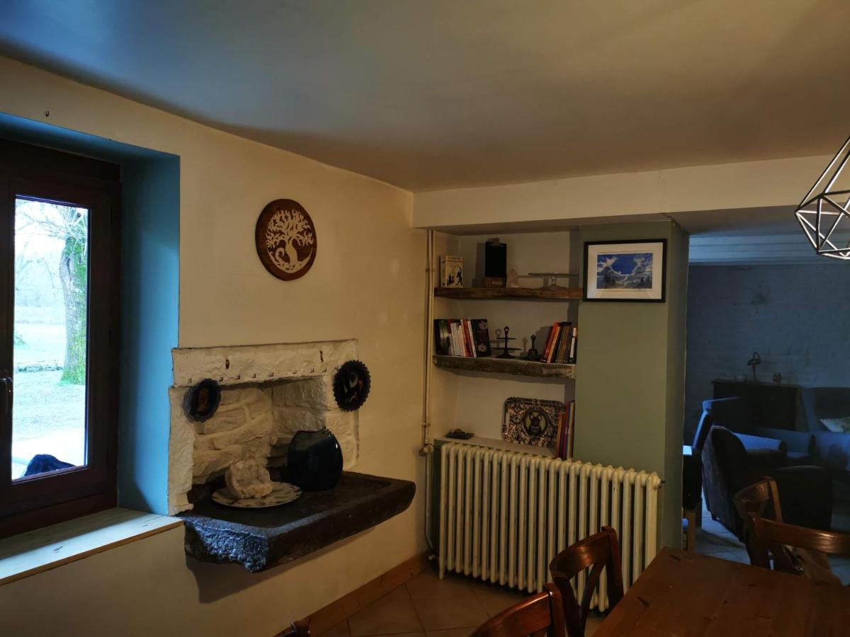 Domaine De L'Esperance, Chambre Rose Bed & Breakfast Bersaillin Екстериор снимка